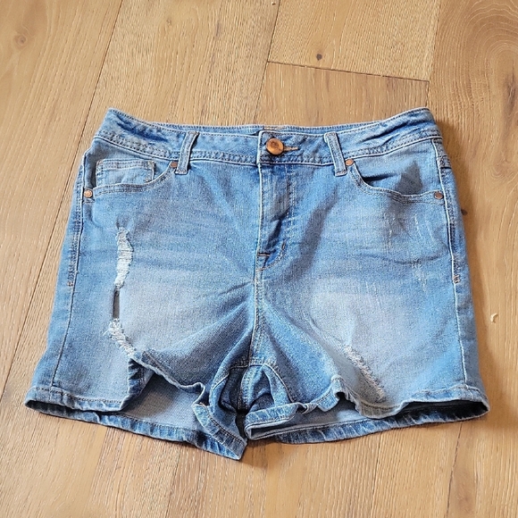 1822 Denim Jean Shorts Size 8/29 - Picture 1 of 5